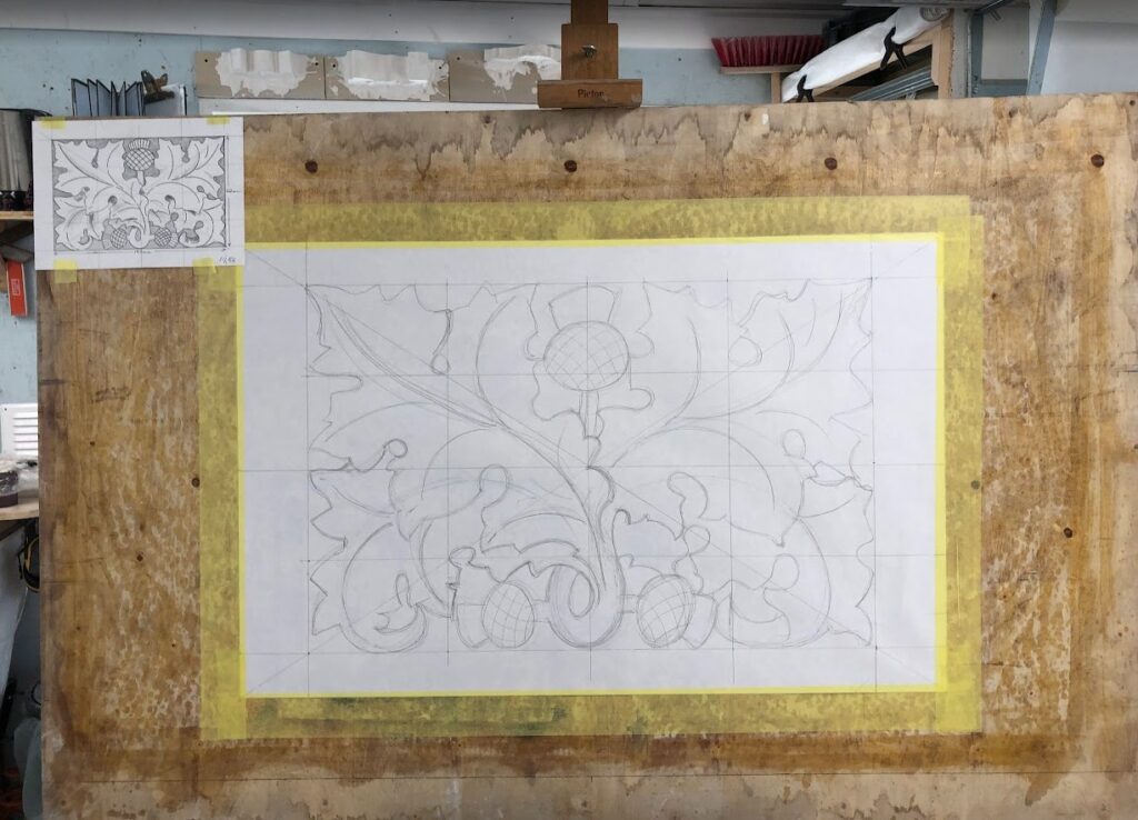 En tegning av et fasadeornament, et tistelmotiv.