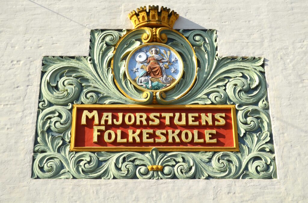 Dekor fra Majorstuen skole/ Bogstadveien 74, Oslo. Foto: Peder Alme v/ Norsk Håndverksinstitutt 2026